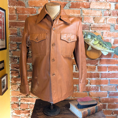 1970s Men's Leather Jacket Vintage Like New 70s Disco Era 4 Button Nutmeg Brown 100% Genuine Leather Coat Wide Collars - Size MEDIUM