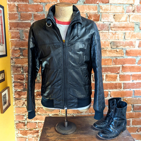 1980s Vintage Men's Black Leather Jacket Men's Vintage Café Racer Style Leather Coat by Montgomery Ward- Size 40 (MEDIUM)